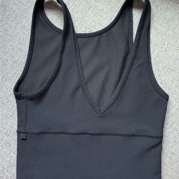 Lululemon Women’s Power Pivot Size 4 Black Ribbed Reversible Tank Top. - Picture 2 of 4